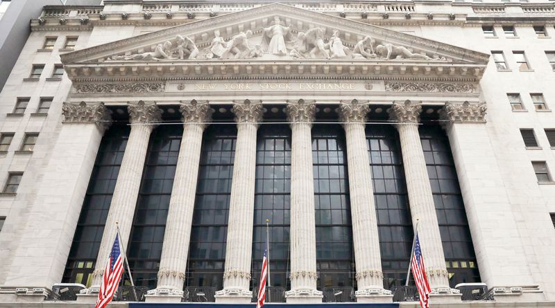 米国株式市場=急落、ナスダック4%安 ハイテク株売り込まれる