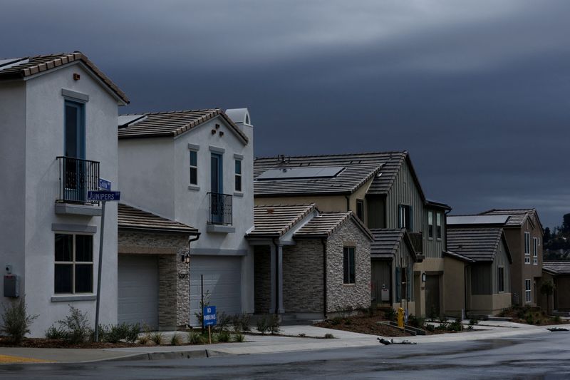 米住宅建設業者指数、6月は35に低下 住宅ローン金利や建材価格の上昇重し