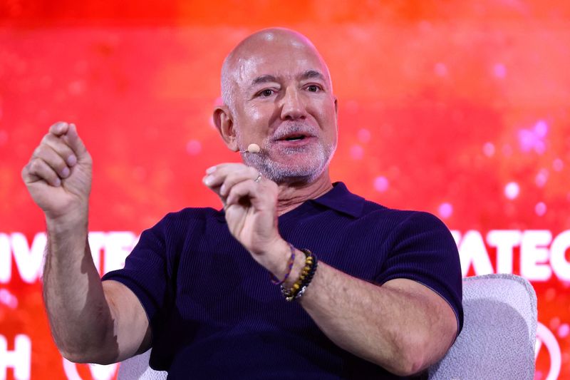 ベゾス氏、AIの雇用影響に楽観的見方 「むしろ労働力不足に」
