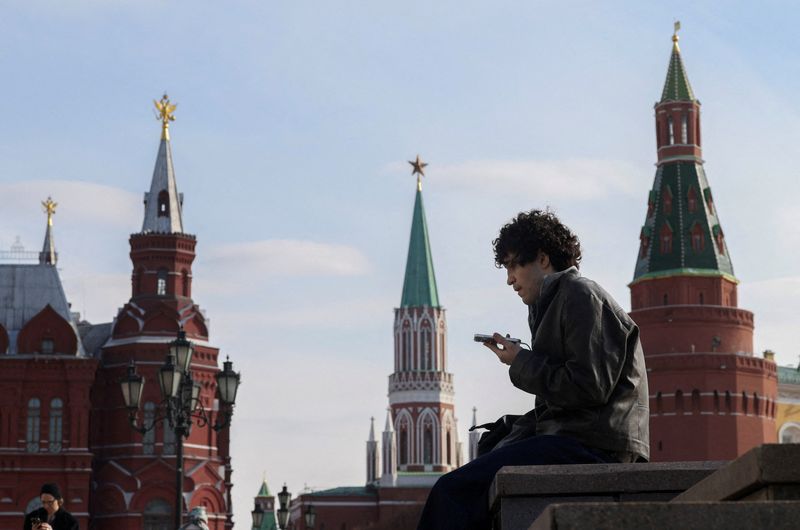 アングル：スマホ2台持ち、VPNを駆使　ネット統制回避に苦心するロシア市民
