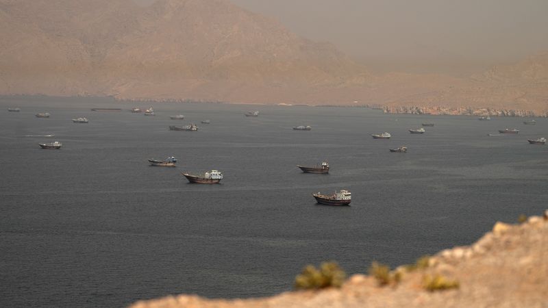 米イラン21日からスイスで協議へ、ホルムズ海峡「再封鎖」 バンス副大統領が現地着