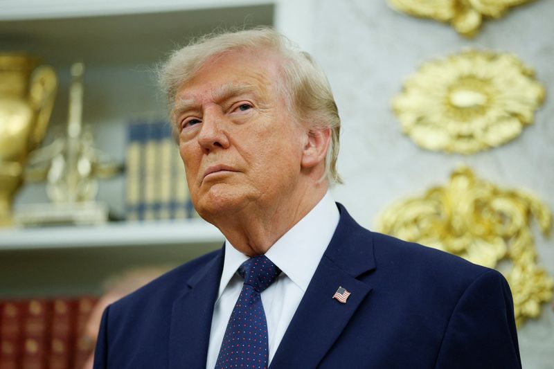 トランプ氏「イラン合意なければやり遂げる」、軍事行動の可能性改めて示唆
