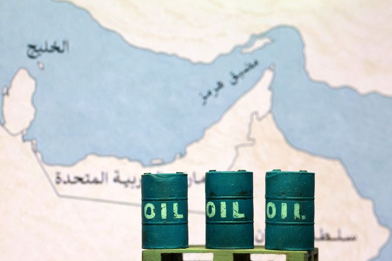 原油先物約2％高、1カ月ぶり高値　米のイラン海上封鎖再開で供給懸念