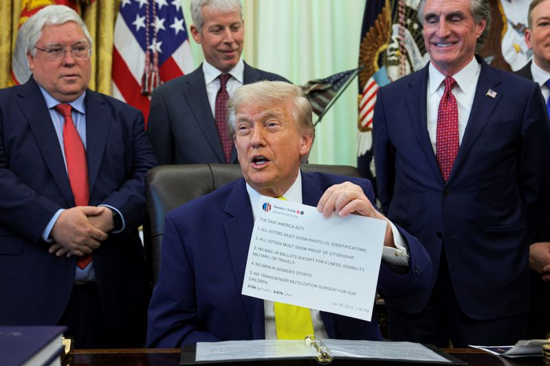 トランプ氏投稿優先アクセスの新サービス、月額10万ドルか 3年契約プランも