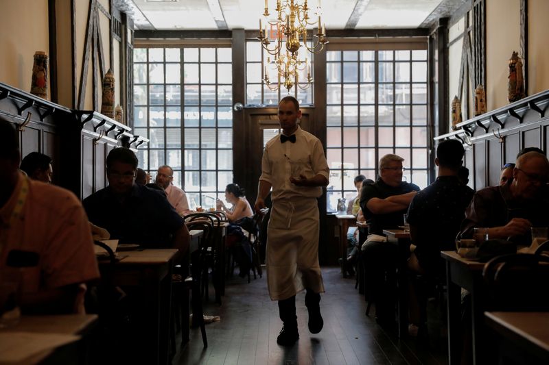 米ISM非製造業指数、7月は54.1 堅調な成長ペース維持