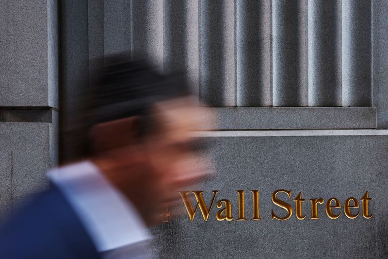 米国株式市場=ダウ連日最高値、ナスダック5日ぶり反落 スペースX大幅安