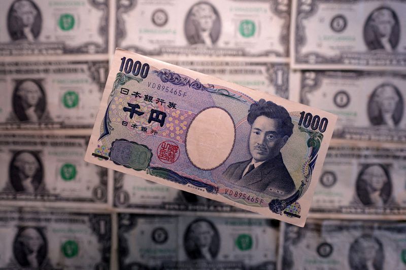 ＮＹ外為市場＝ドル下落、対円で157円台半ば　米雇用悪化で利上げ観測後退