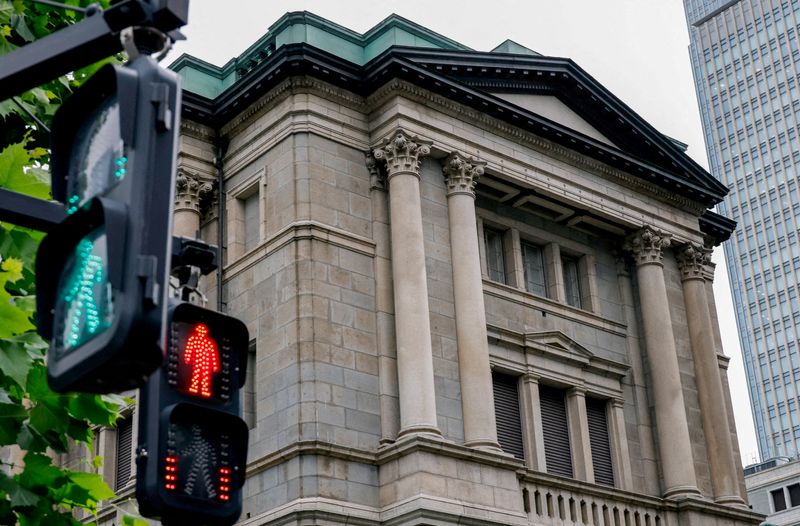 利上げペース加速への言及相次ぐ、基調物価2%接近で=日銀7月会合