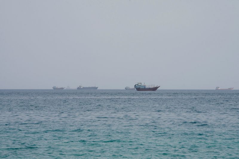 海峡巡るオマーンとイランの協議進展、双方から前向きな反応とカタール