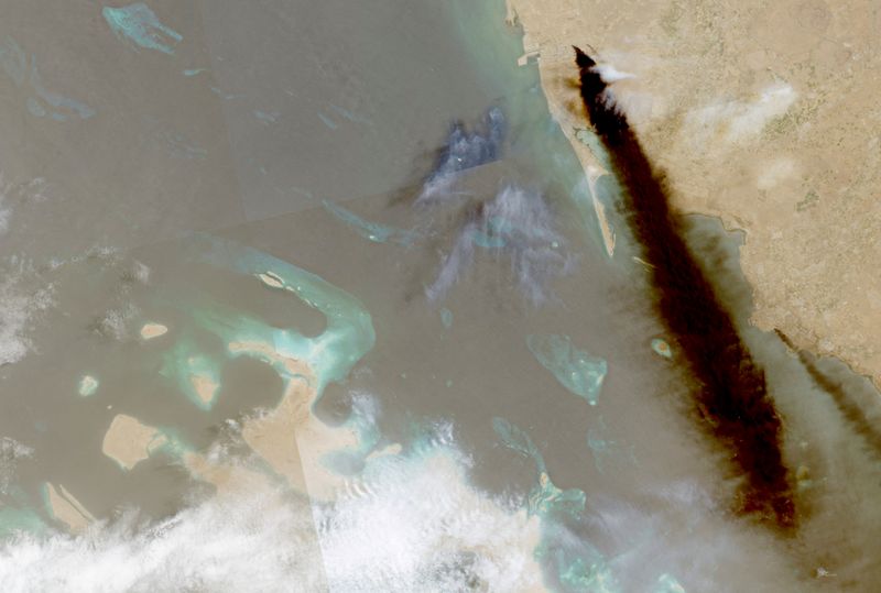 サウジ紅海側の原油輸出が不透明化、フーシ派警戒で「ダーク航行」増加