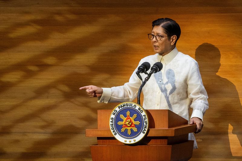 フィリピン大統領、「中国との経済協力可能」 南シナ海で対立でも