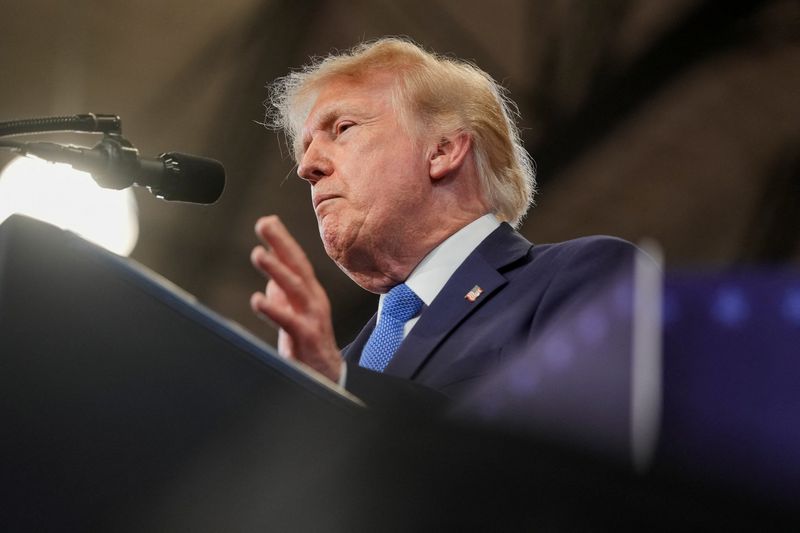 トランプ氏、犯罪率低下を誇示 中間選挙控え支持挽回狙う