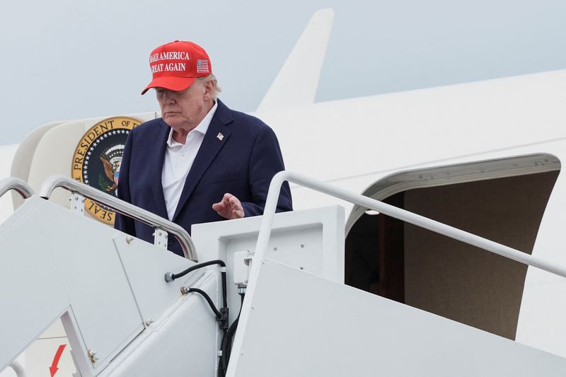 再送EXCLUSIVE-トランプ氏支持率33%と過去最低、8割がイラン関与長期化を予想=調査