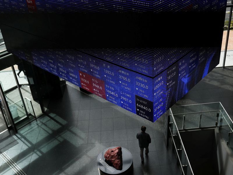 日経平均は6日ぶりに反落、金利上昇を嫌気 半導体株が下げ先導