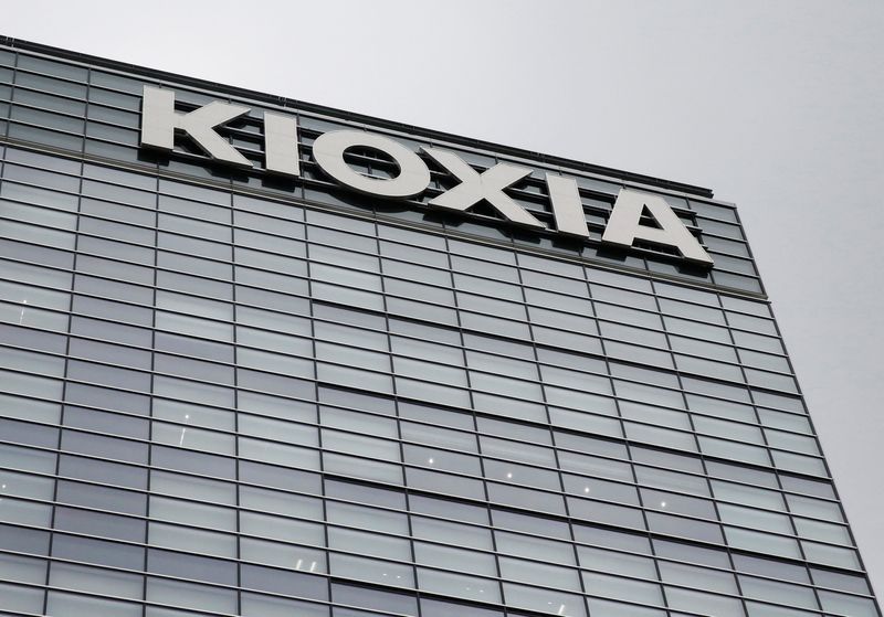 キオクシア、北上工場の新棟建設「さまざまな検討」 社長が首相と面会へ