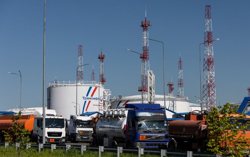 ロシア、中国に北極海航路経由で原油1000万バレル超を今年輸出