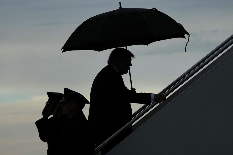 アングル:米中間選挙が事実上の最終盤入り、トランプ氏の共和党に暗雲