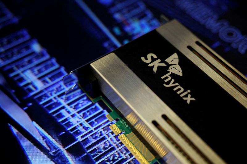 SKハイニックス、米で初の半導体メモリー製造へインテルと協議