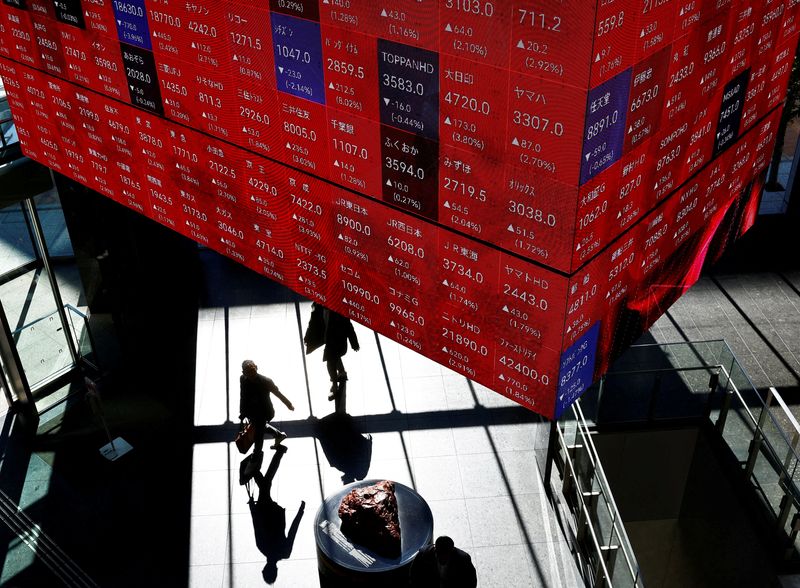 日経平均は3日続伸、日銀会合通過で安心感 6万5000円回復
