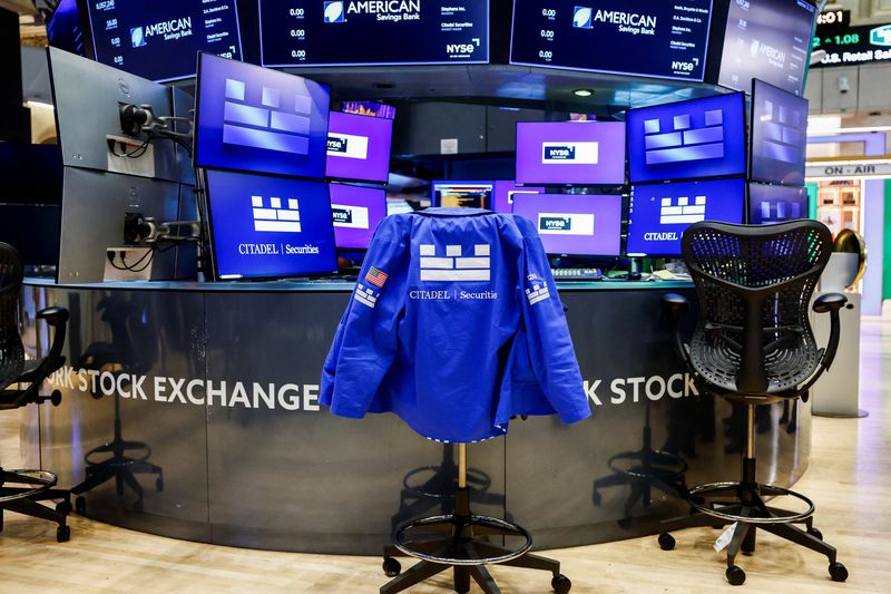 米国株式市場=下落、利回り上昇が重し アルファベット・アマゾンが安い