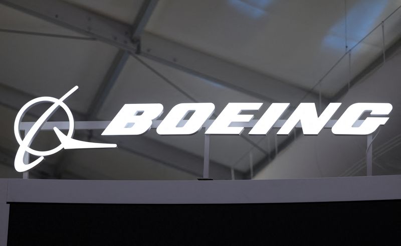 ボーイング737MAX10の認証、FAAが延期 ソフト不具合で