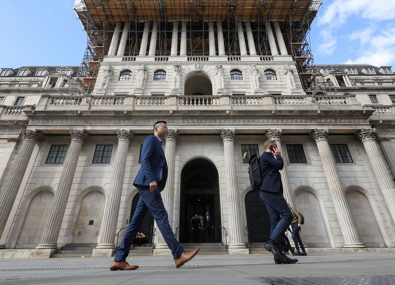 英中銀の利上げ根拠「乏しい」、エネ高のインフレ波及見極めへ=テイラー委員