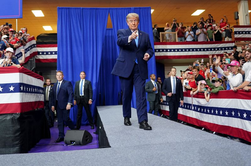 トランプ氏、民主党勝利なら支援消極姿勢 オハイオ州で演説