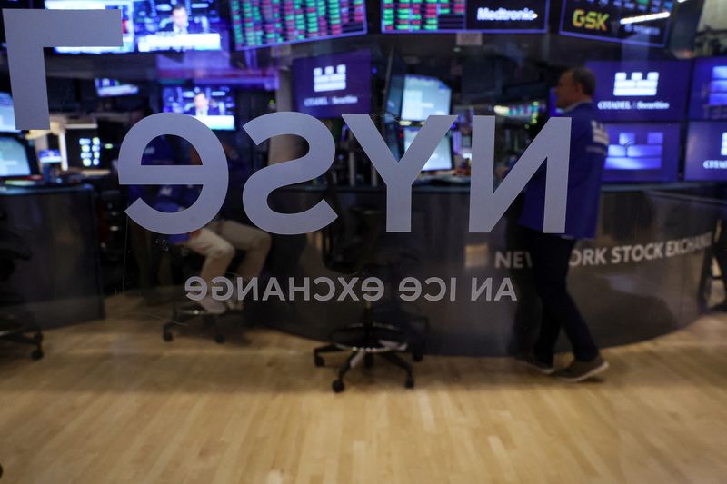米国株式市場=反落、米長期債利回り上昇が重し