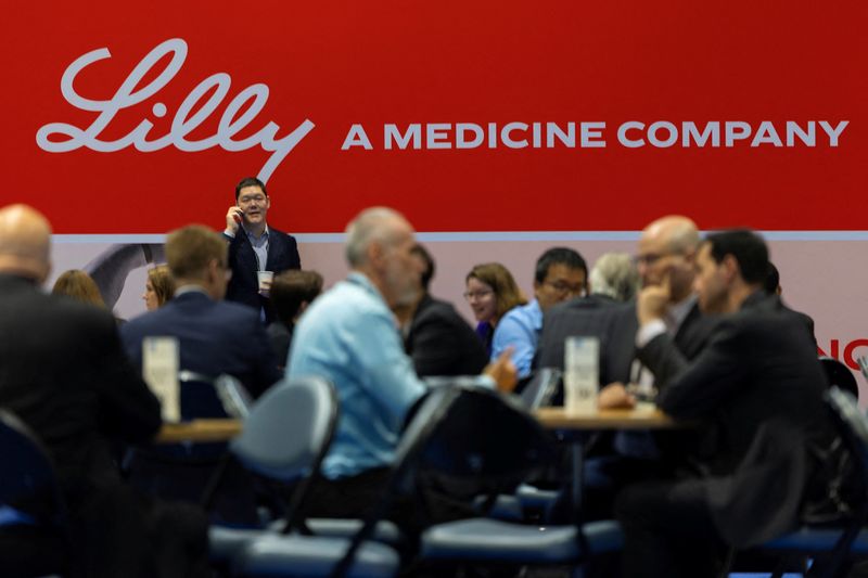 米国株式市場=ダウ主導で上昇、ヘルスケア株に買い